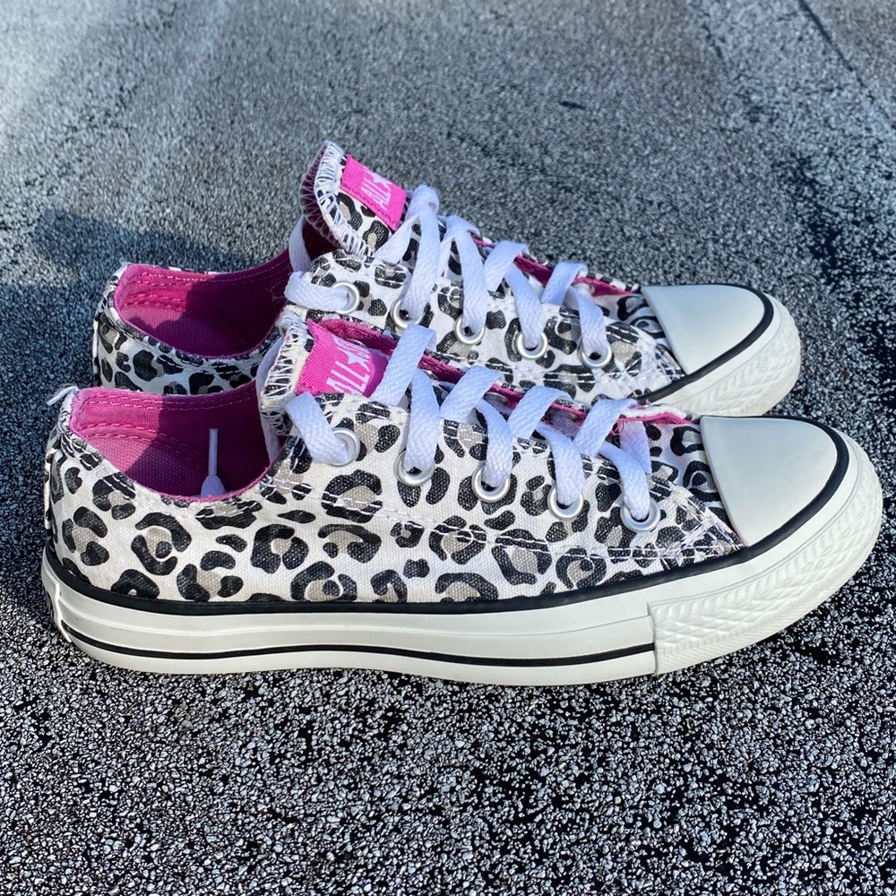Converse Chuck Taylor Unisex Leopard Print Low Top Sneakers- Women’s 6
